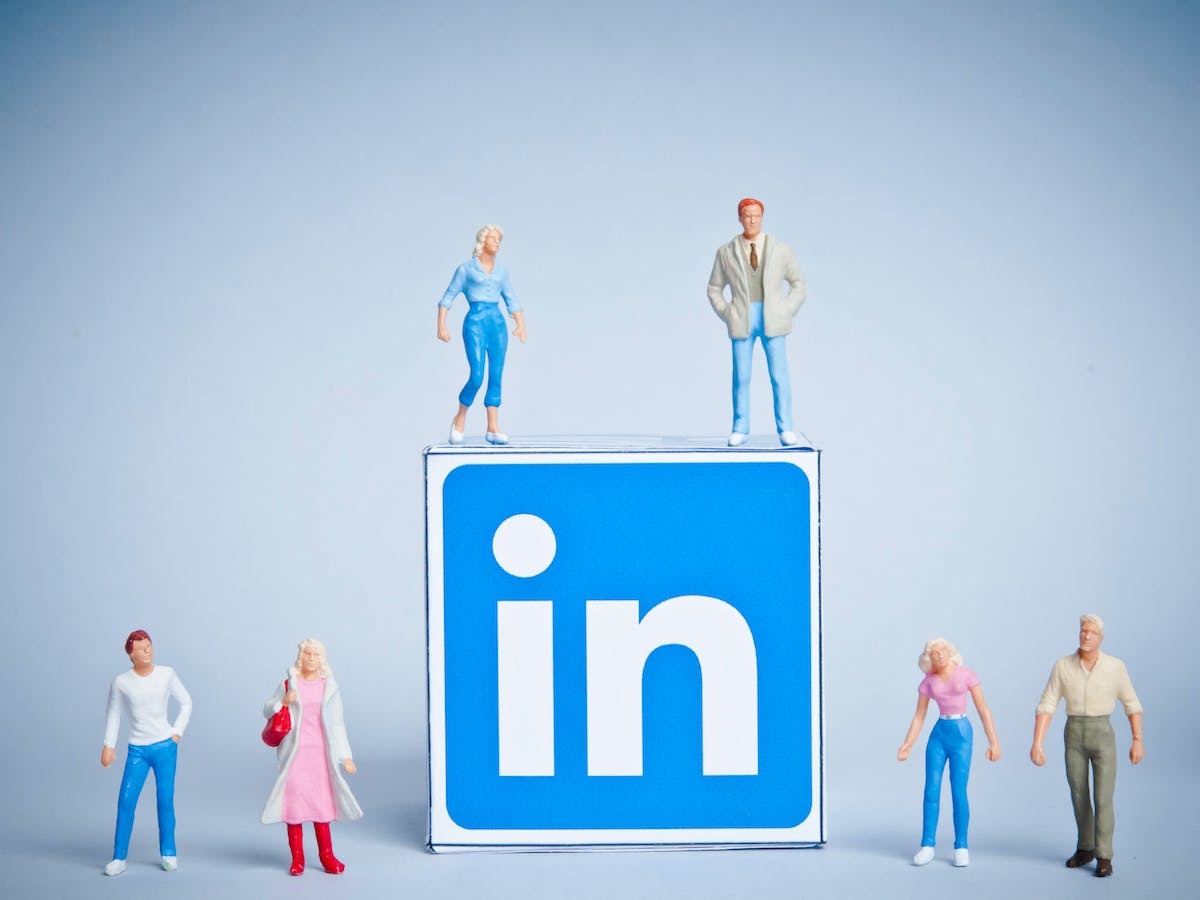 News LinkedIn invites only 500 infl... OMNES Influencers