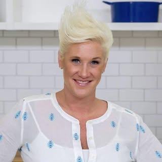 Chef Anne Burrell 