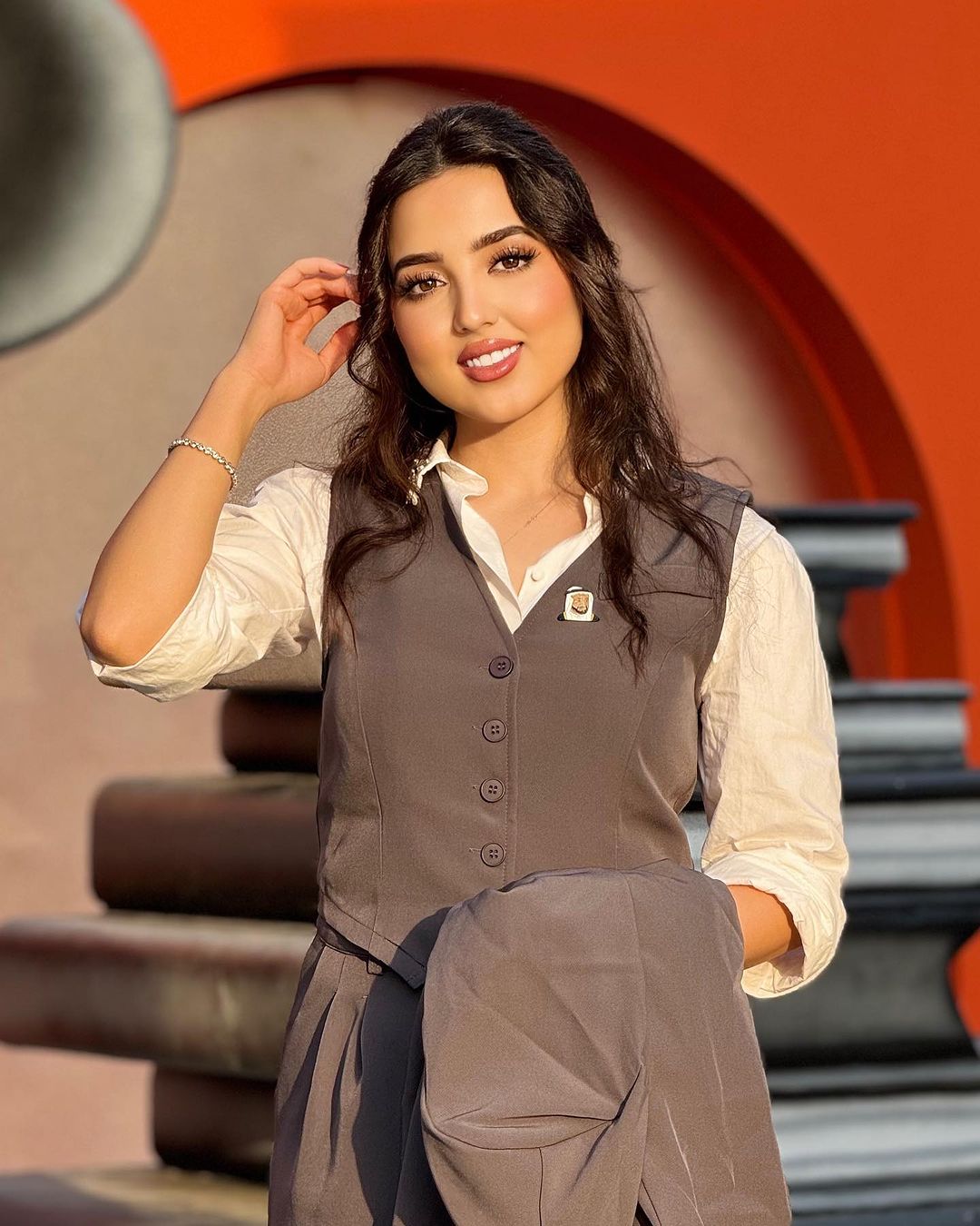 أحلى 12 يوم بحياتي🥺❤️!!! شكرًا عيال زايد وأهل الإمارات على دعمكم، وجودكم، ولهفتكم🫂 يا رب أكون أستاهل محبتكم اللي غمرتوني فيها طيلة أيام معرض الشارقة للكتاب🥺❤️

وبإنتظاركم في معرض العين للكتاب من 19 إلى 25 نوڤمبر🫶🏼 

رح أهدي 10 أشخاص منكم من التعليقات نسخة موقعة من كتاب 